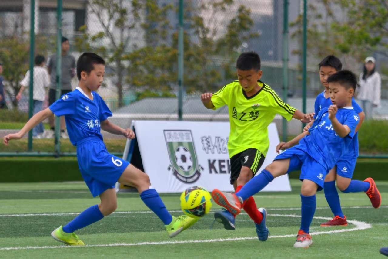 励新一代球 励新一代球